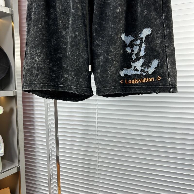 Louis Vuitton Short Suits Comfortable 135746