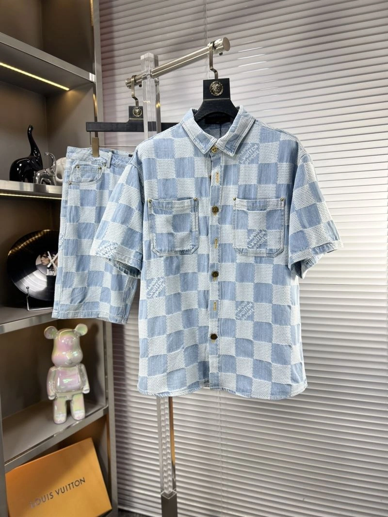 Louis Vuitton Short Suits Compact 135739