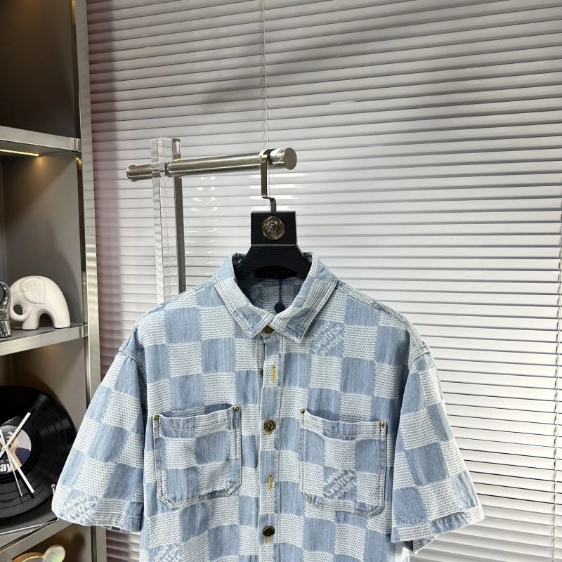 Louis Vuitton Short Suits Compact 135739