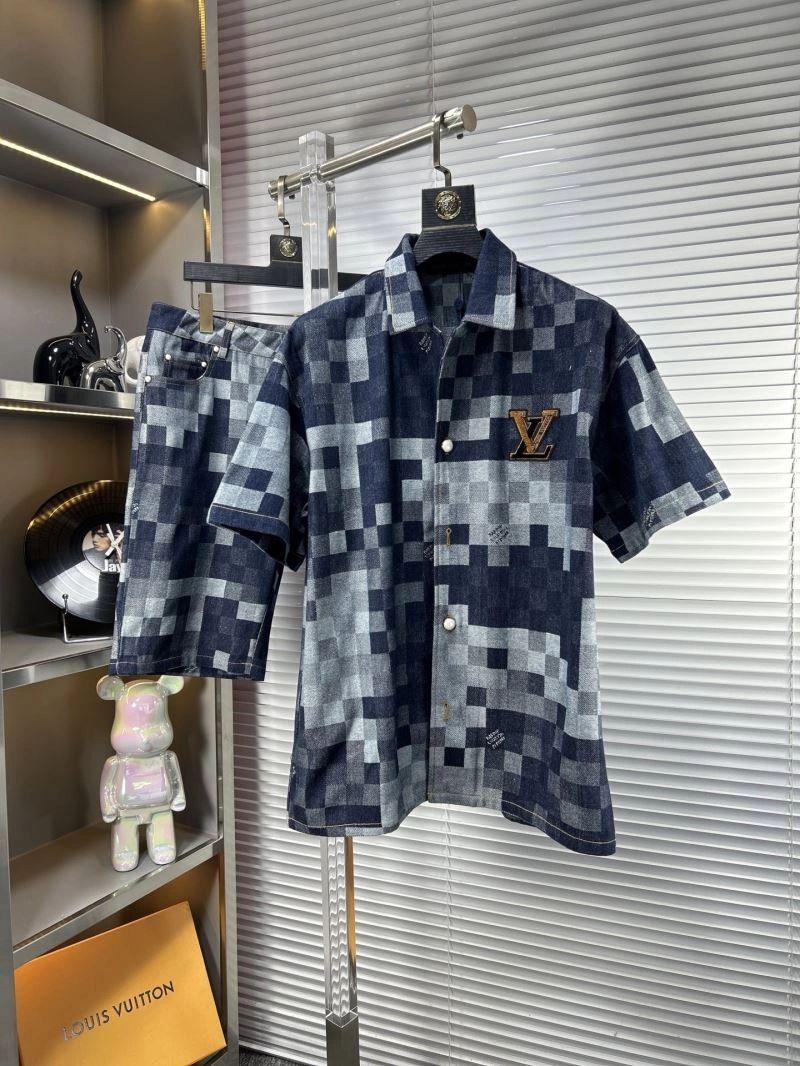 AllSeason Louis Vuitton Short Suits 135743