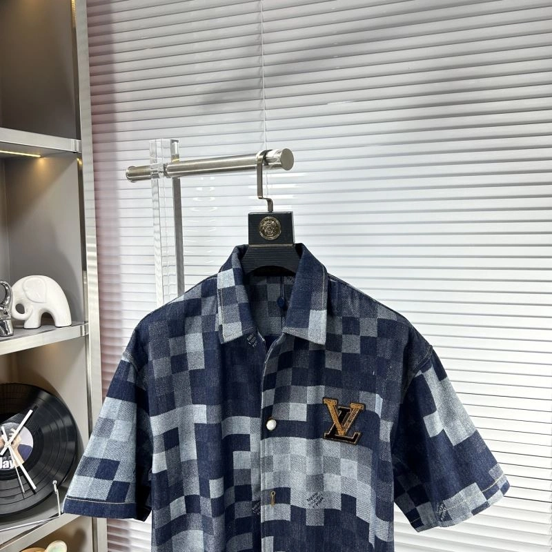 AllSeason Louis Vuitton Short Suits 135743