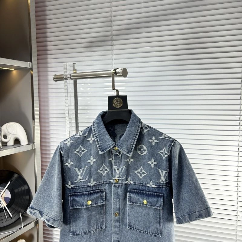 SmoothTexture Louis Vuitton Short Suits 135742