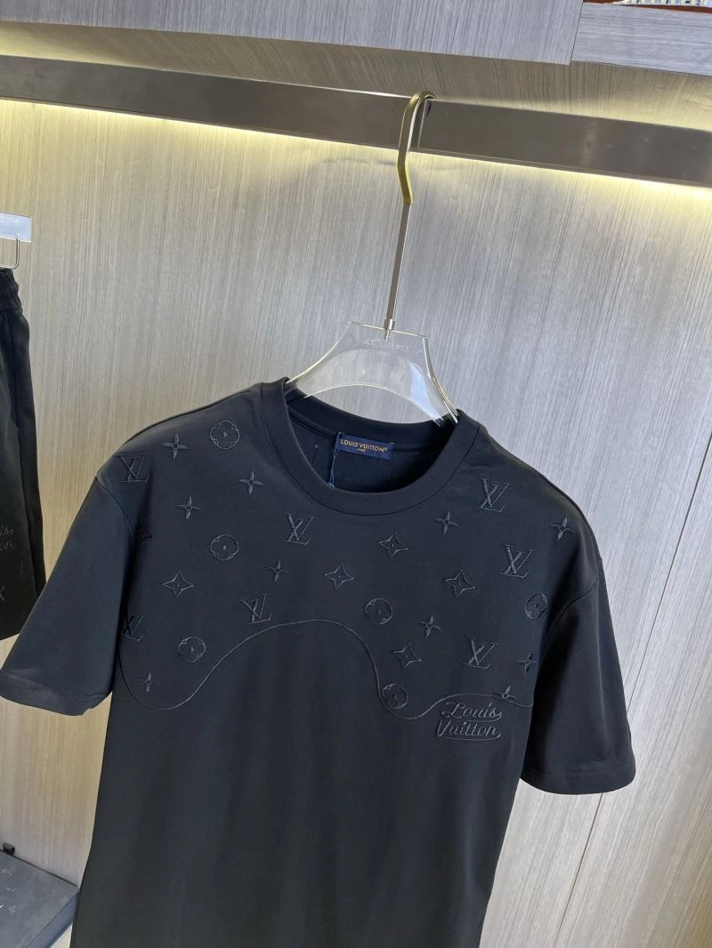 Flexible Louis Vuitton Short Suits 134812