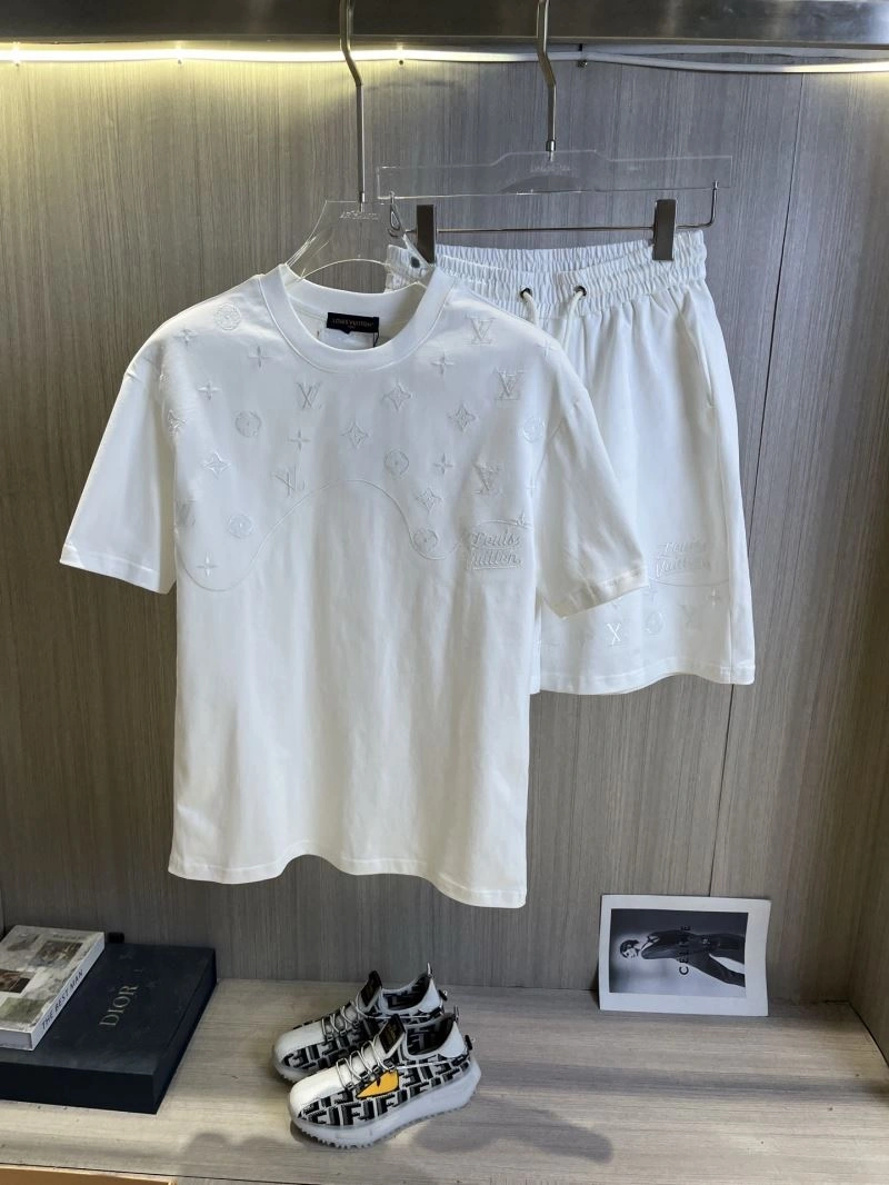Louis Vuitton Short Suits Practical 134821