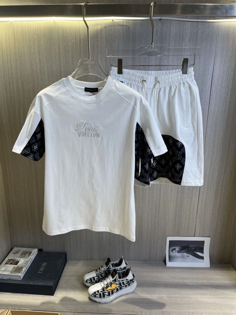 WrinkleFree Louis Vuitton Short Suits 134808