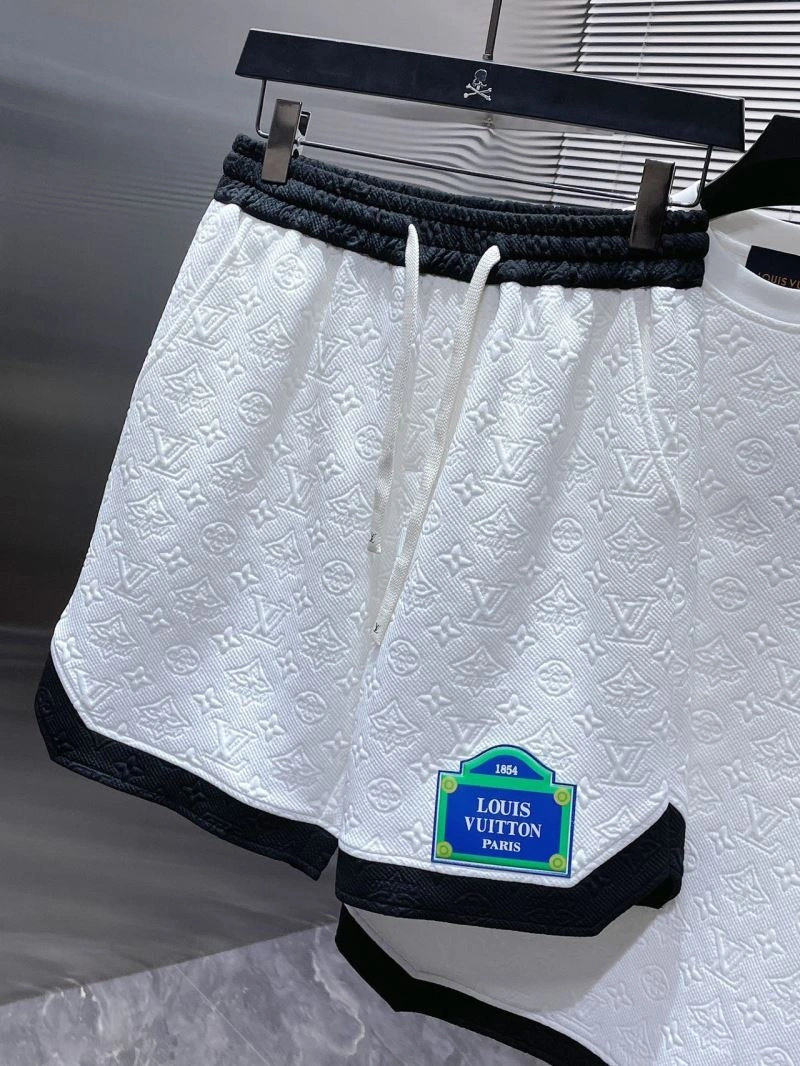 TechFriendly Louis Vuitton Short Suits 134818