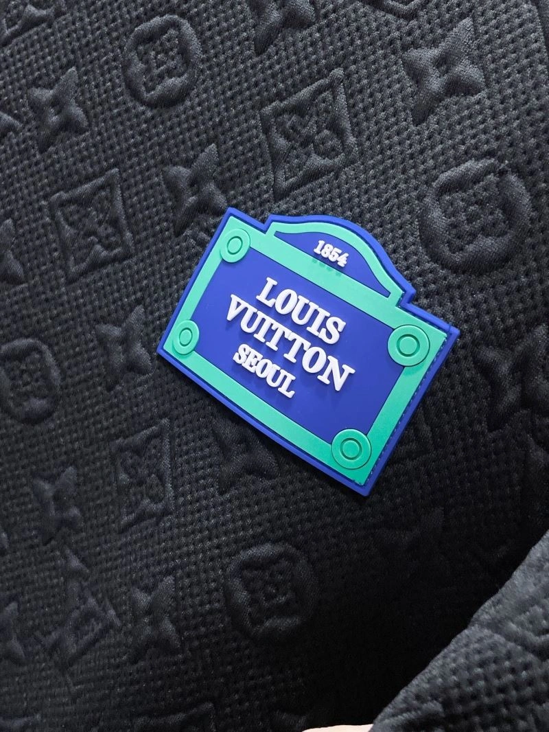 FastDry Louis Vuitton Short Suits 134795