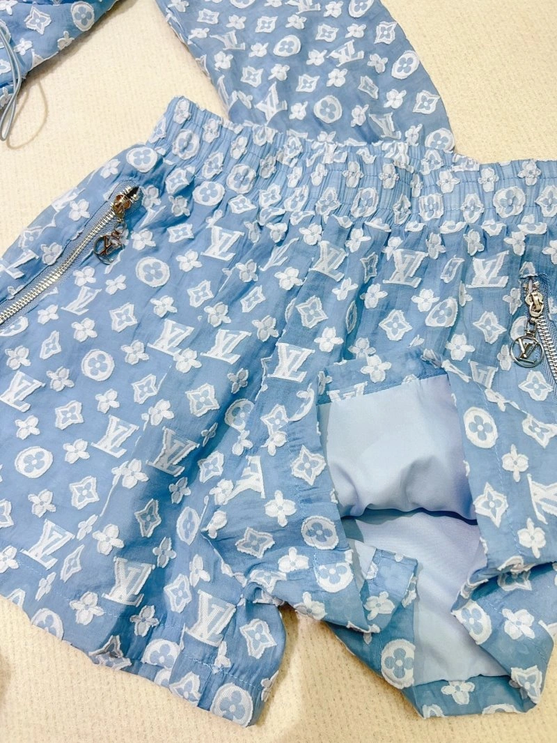 Louis Vuitton Short Suits FlexibleFit 131386