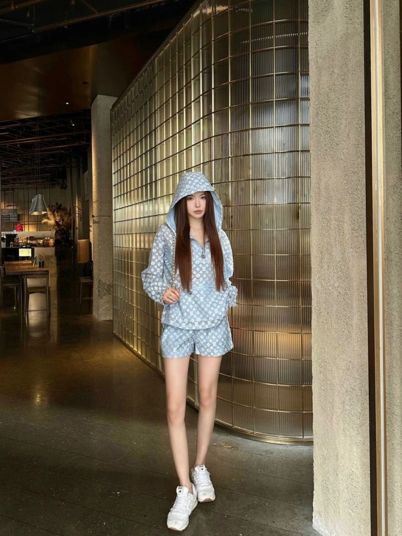 Louis Vuitton Short Suits FlexibleFit 131386