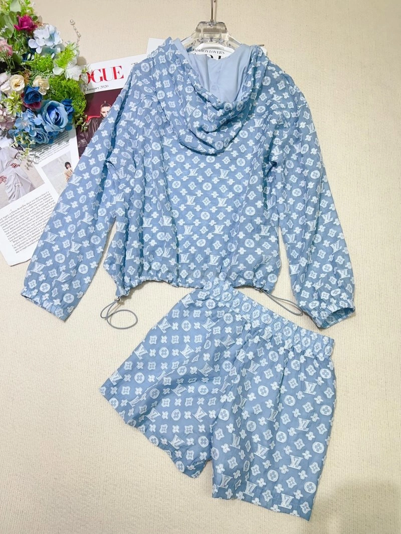Louis Vuitton Short Suits FlexibleFit 131386