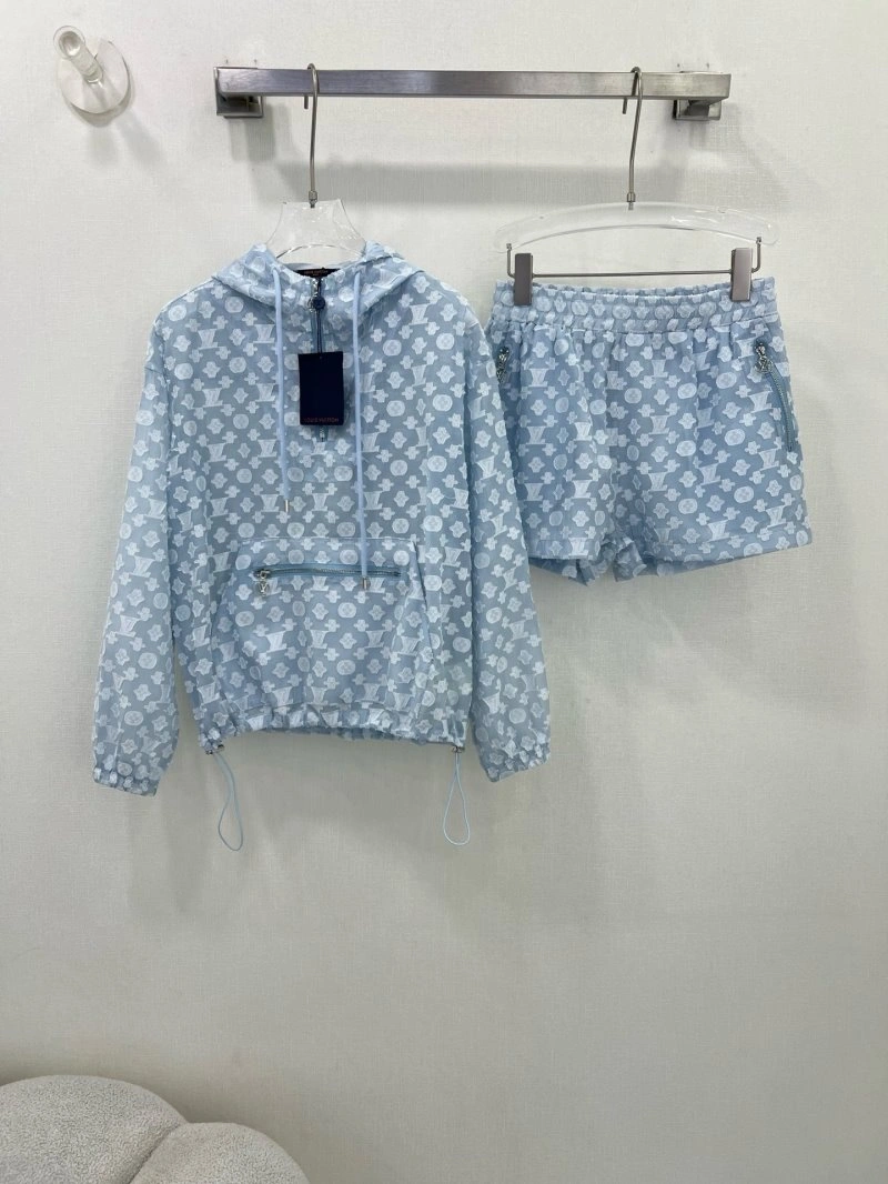 Louis Vuitton Short Suits Resilient 131382