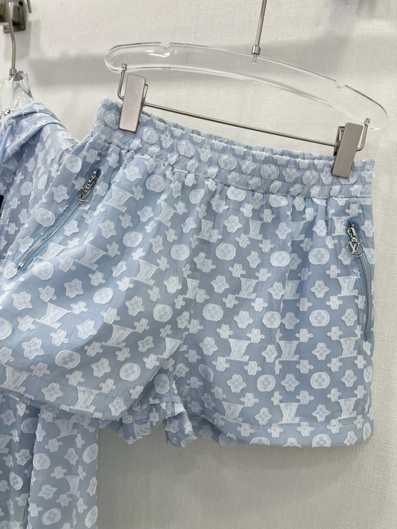 Louis Vuitton Short Suits Resilient 131382