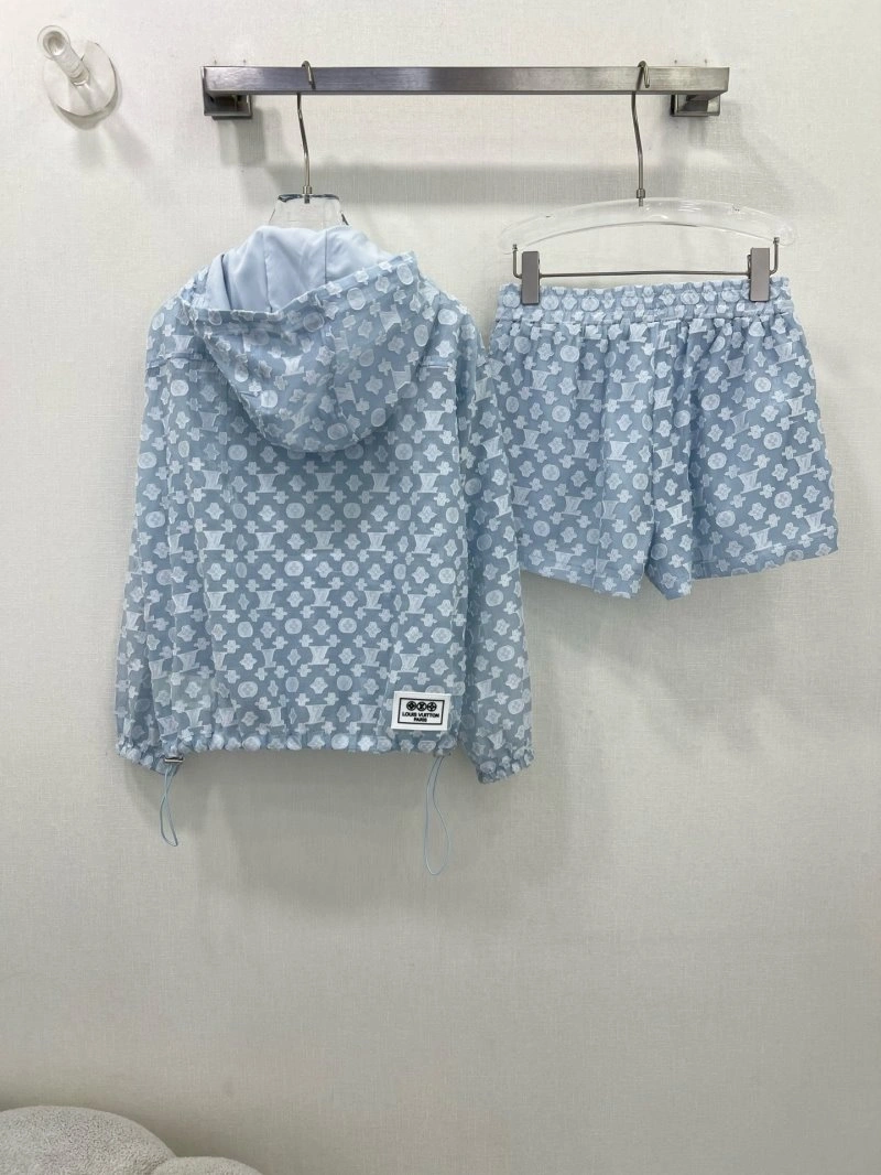Louis Vuitton Short Suits Resilient 131382