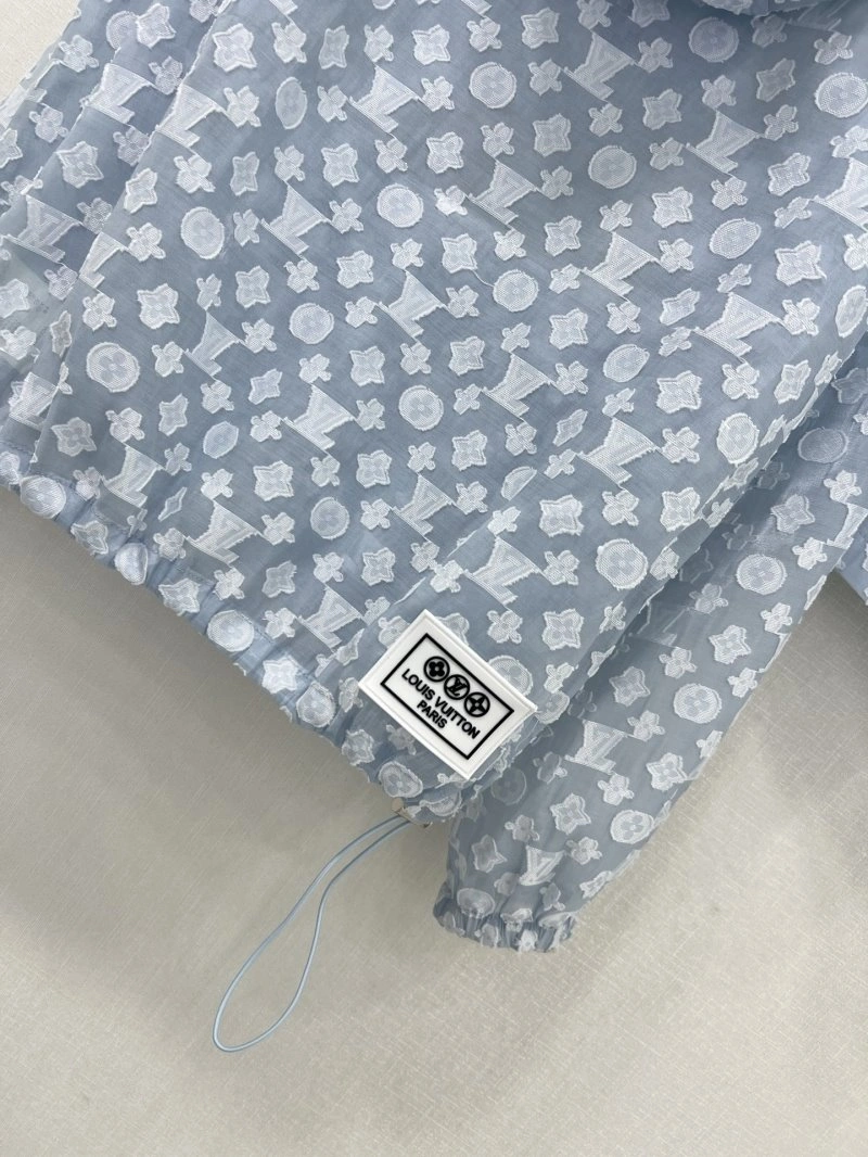 Louis Vuitton Short Suits Resilient 131382