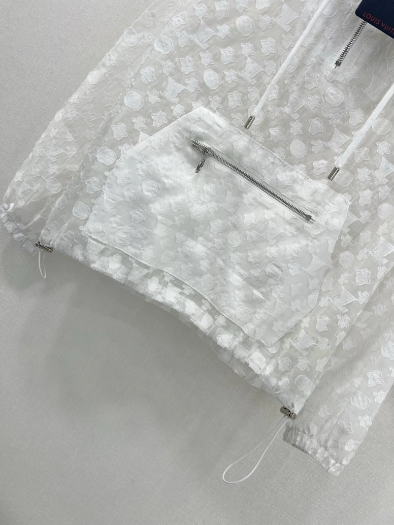 NewStyle Louis Vuitton Short Suits 131358