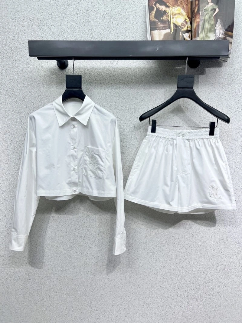 Louis Vuitton Short Suits Youthful 131359