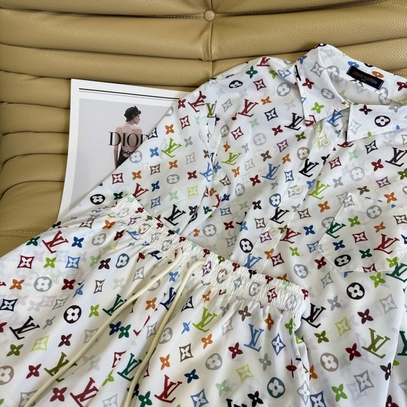 Louis Vuitton Short Suits Durable 131257