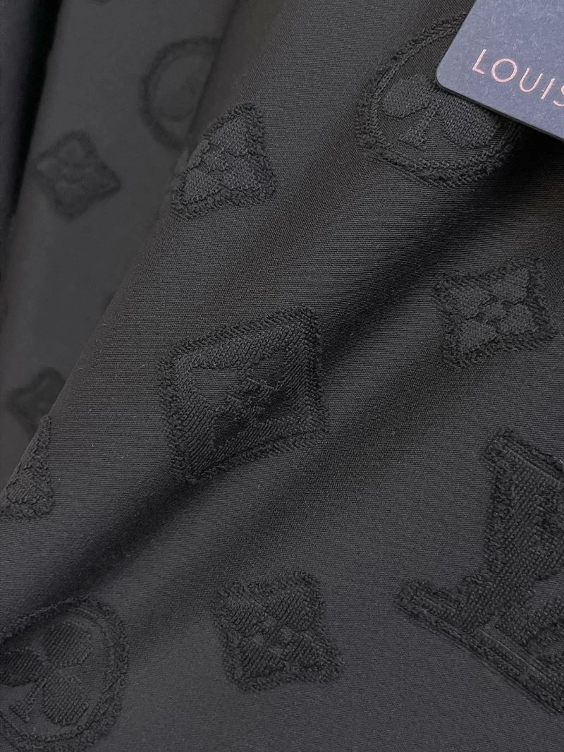 OnTrend Louis Vuitton Short Suits 133676