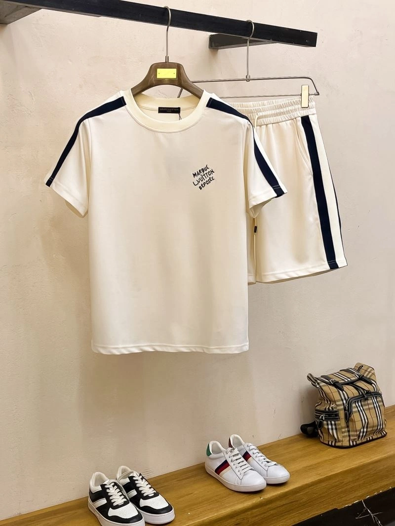 Soft Louis Vuitton Short Suits 133675