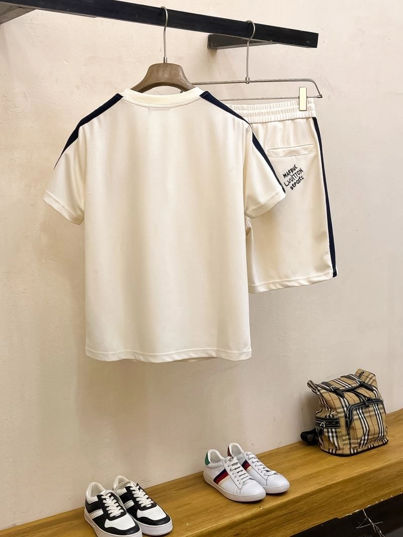 Soft Louis Vuitton Short Suits 133675