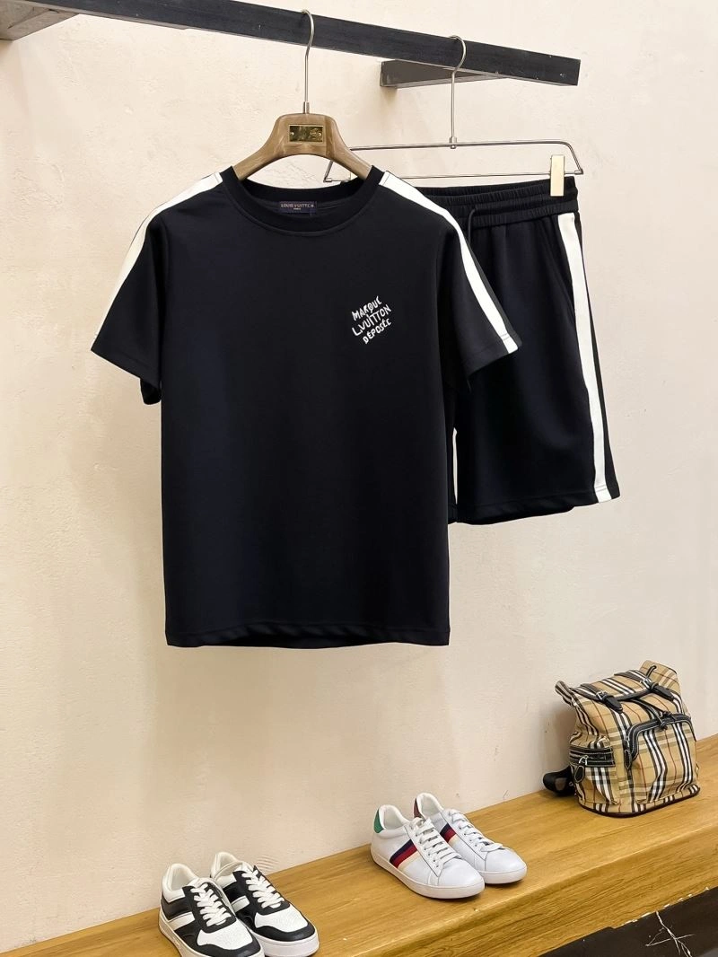 Breathable Louis Vuitton Short Suits 133679