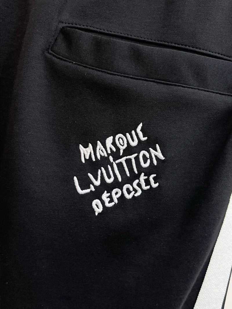 Breathable Louis Vuitton Short Suits 133679