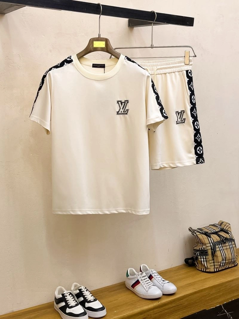 Louis Vuitton Short Suits Colorful 133678