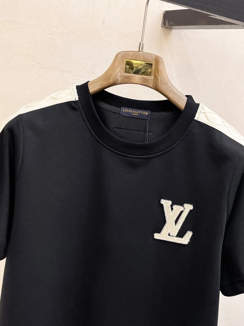 ModernLook Louis Vuitton Short Suits 133668
