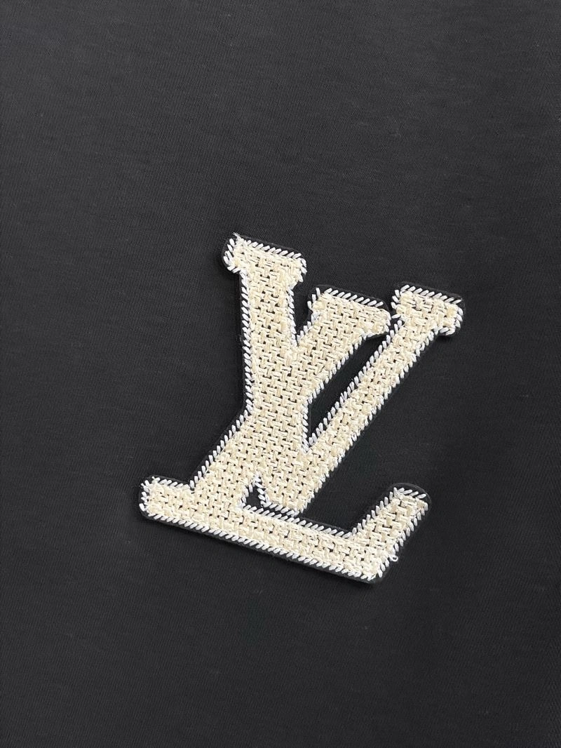 ModernLook Louis Vuitton Short Suits 133668