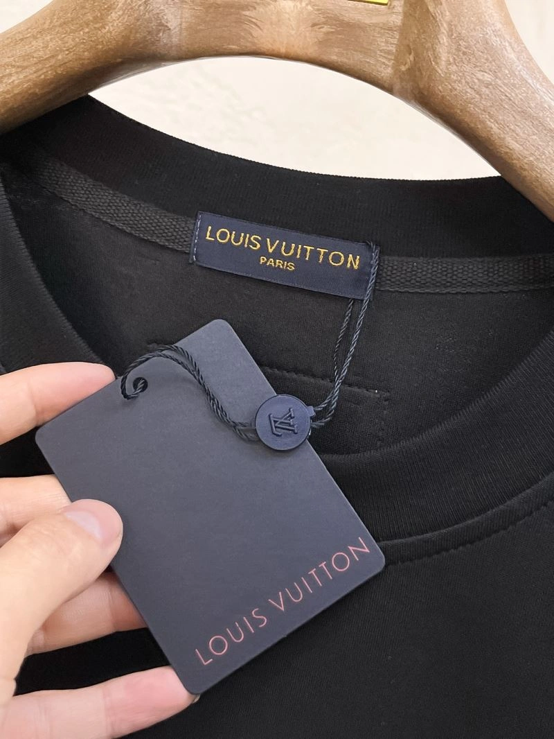 ModernLook Louis Vuitton Short Suits 133668