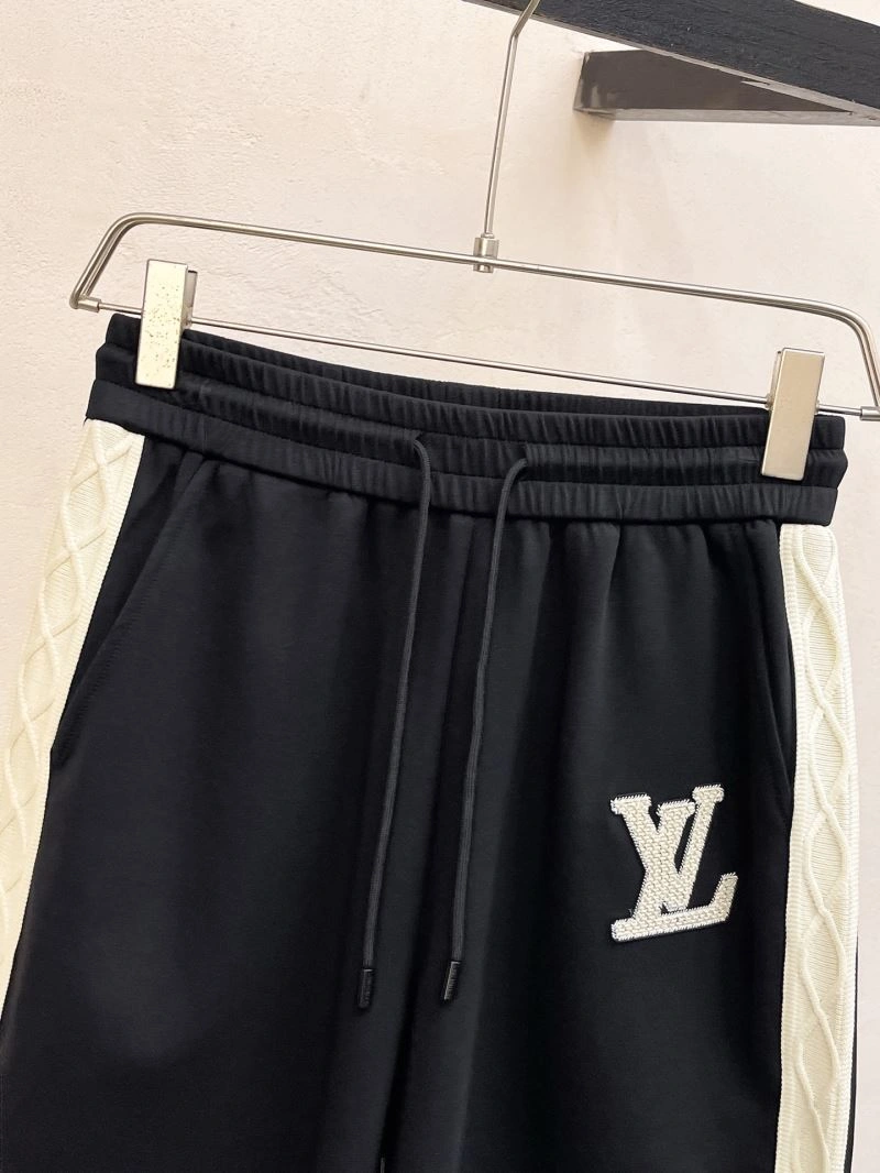 ModernLook Louis Vuitton Short Suits 133668