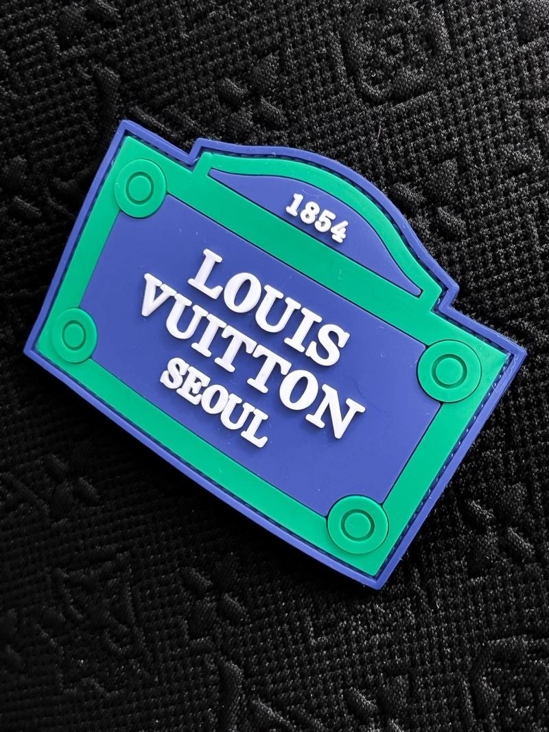 NewStyle Louis Vuitton Short Suits 132714