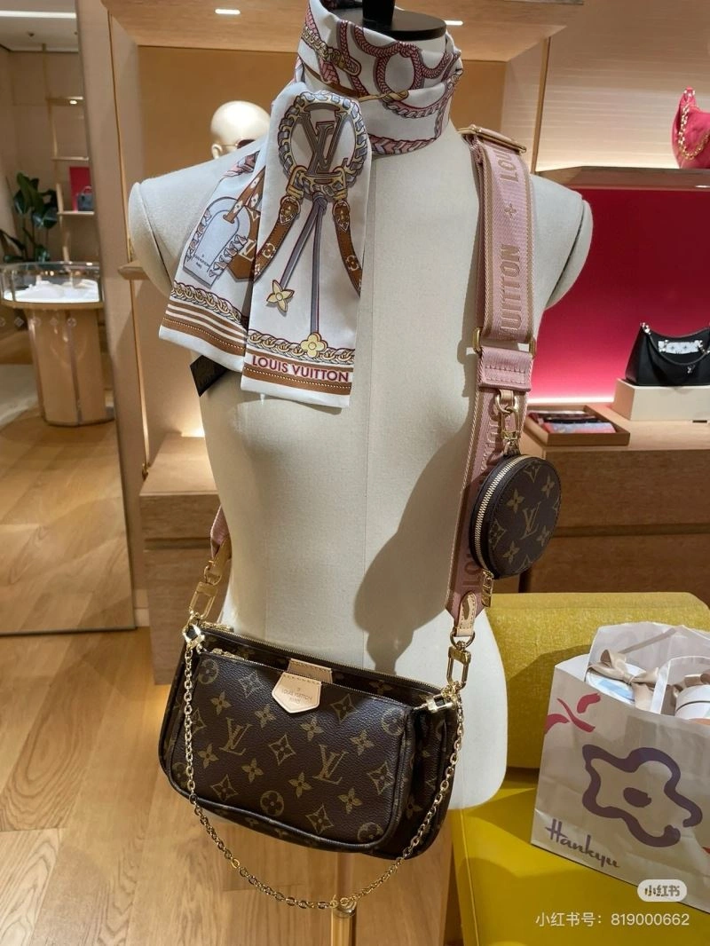 Louis Vuitton Silk Sophisticated 272057