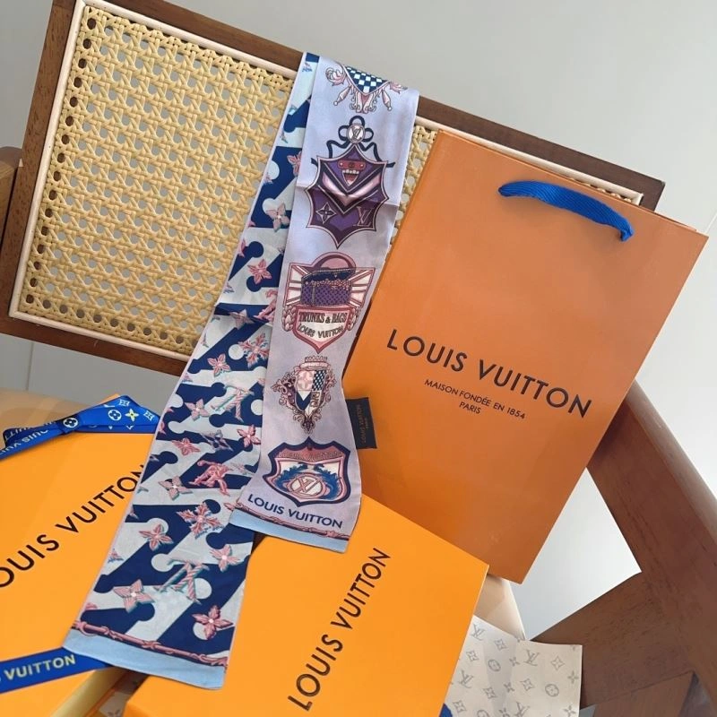 Louis Vuitton Silk Bold 272063