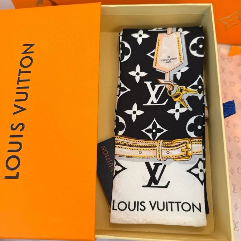 Louis Vuitton Silk ModernLook 272058