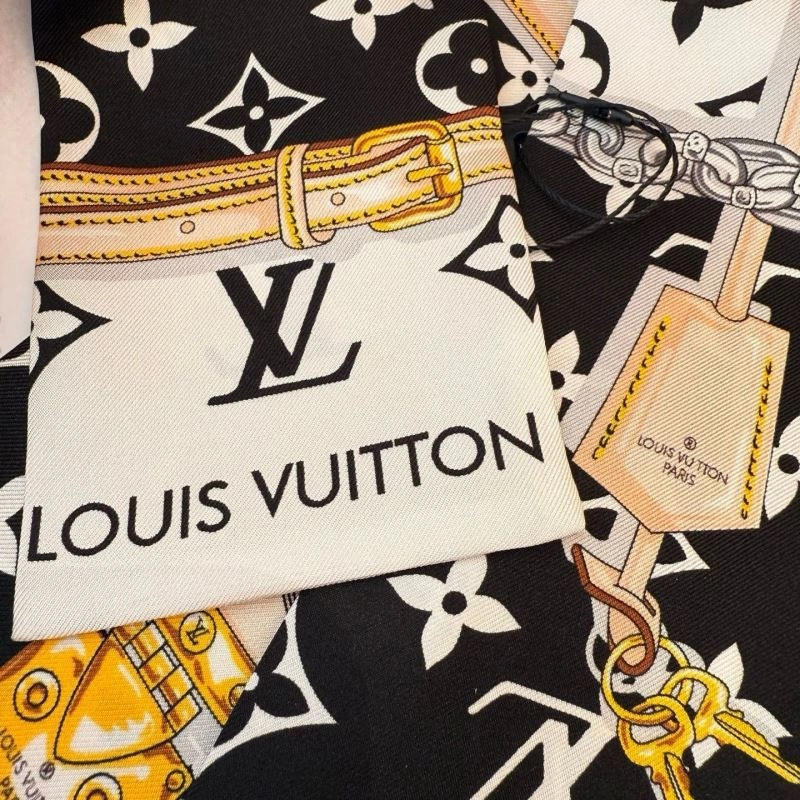 Louis Vuitton Silk ModernLook 272058
