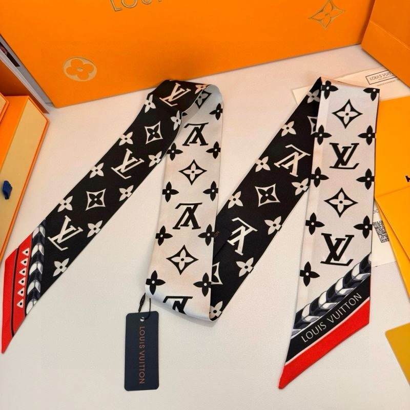 Vibrant Louis Vuitton Silk 272044