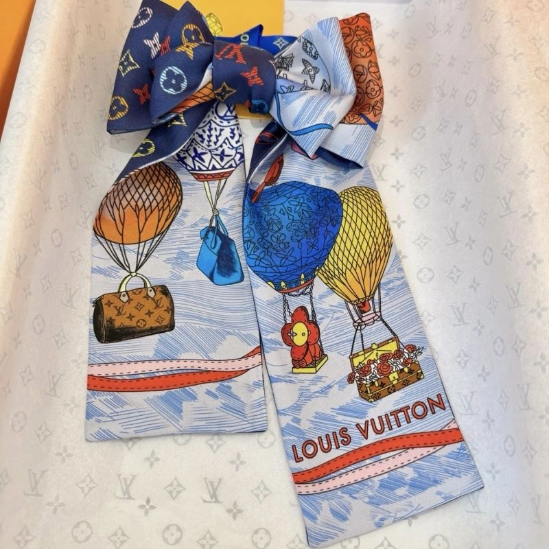 Louis Vuitton Silk Compact 272043