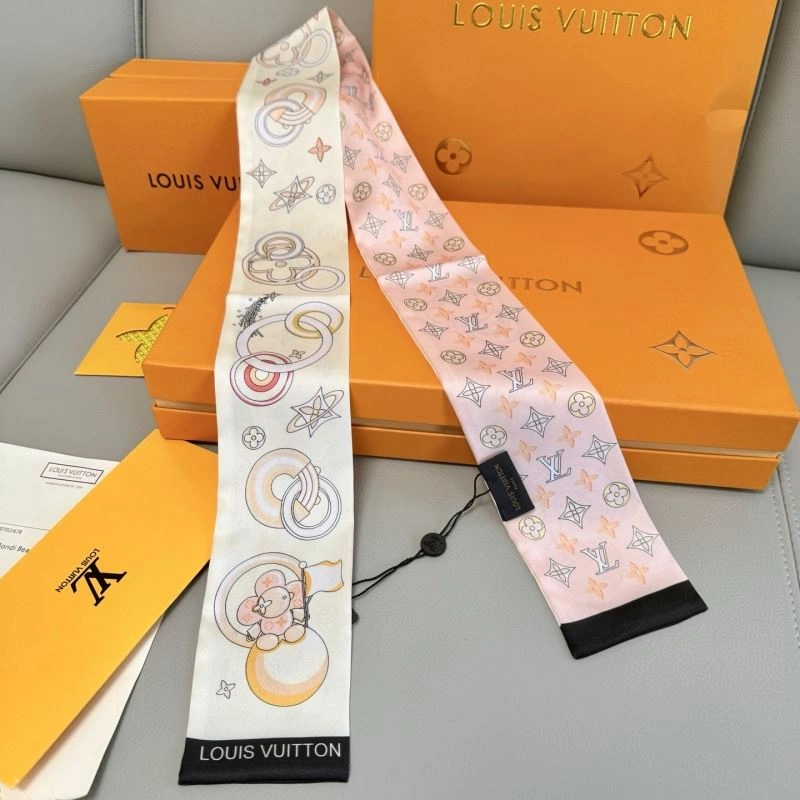 Lightweight Louis Vuitton Silk 272584