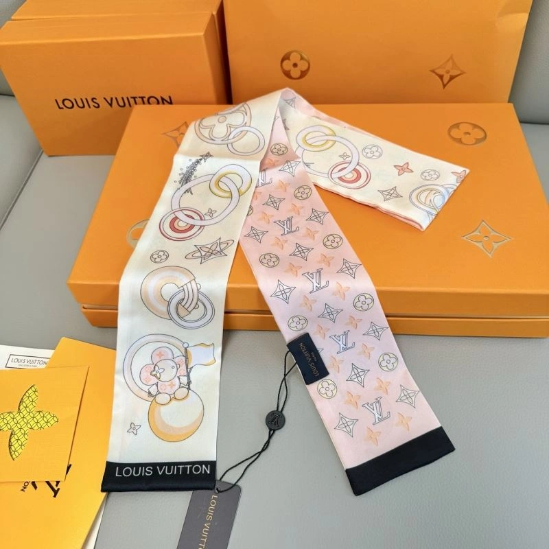 Lightweight Louis Vuitton Silk 272584