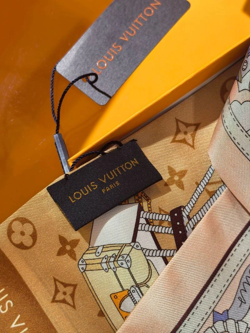 Louis Vuitton Silk Modern 272604