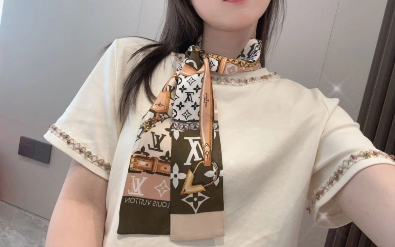 Louis Vuitton Silk Durable 272609