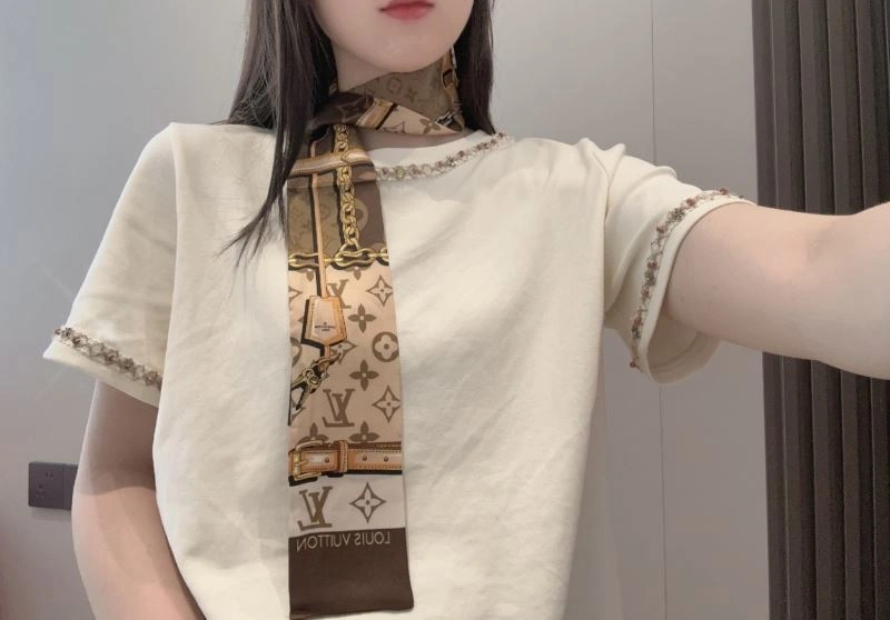 MultiPurpose Louis Vuitton Silk 272606