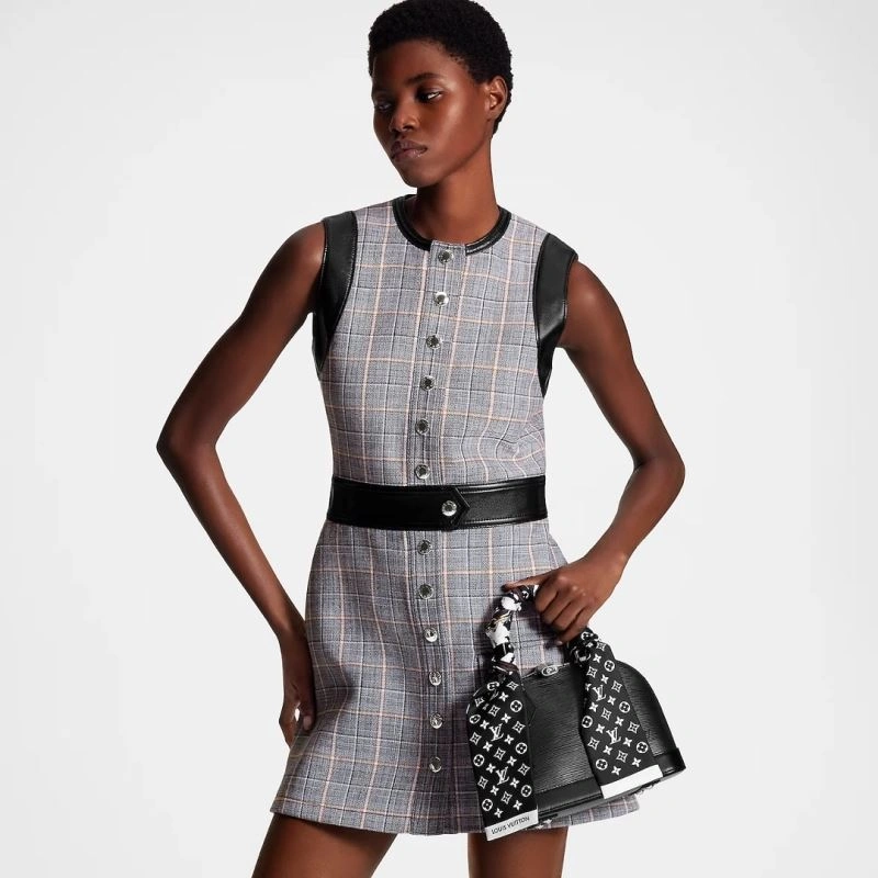 Louis Vuitton Silk Youthful 272598