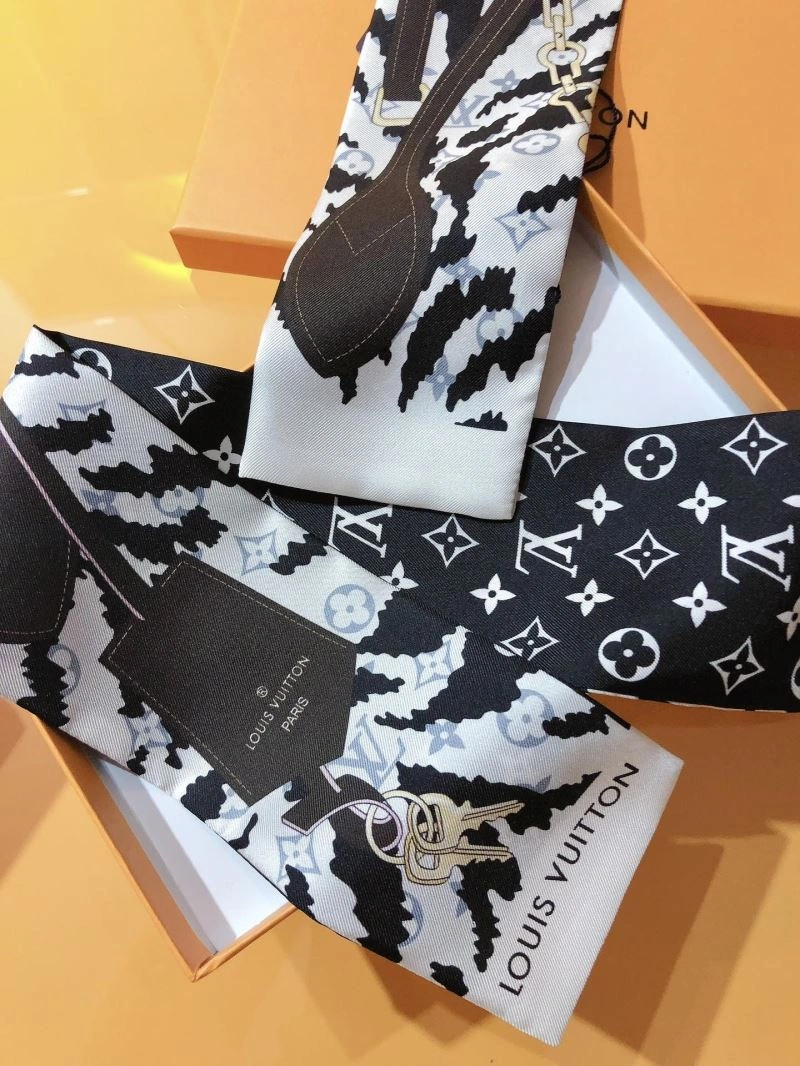 Louis Vuitton Silk Youthful 272598