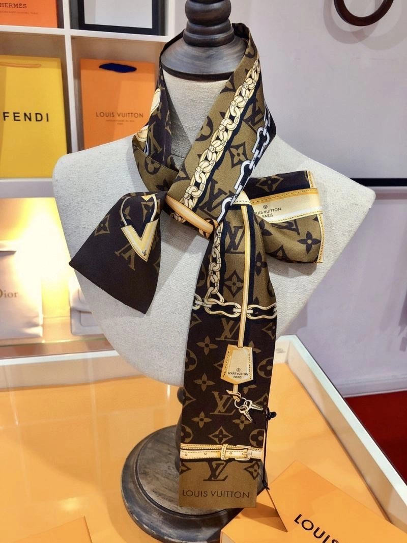 Contemporary Louis Vuitton Silk 272577