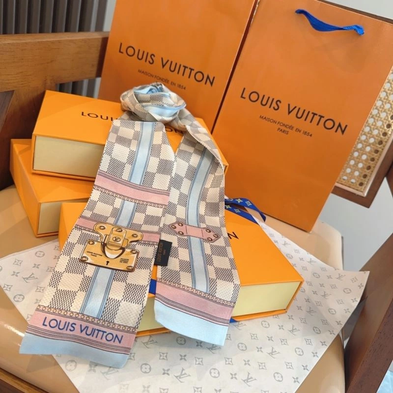 Louis Vuitton Silk Elegant 272608
