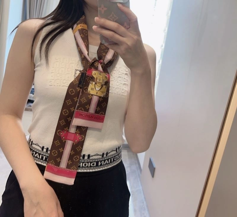 Louis Vuitton Silk NewStyle 272594
