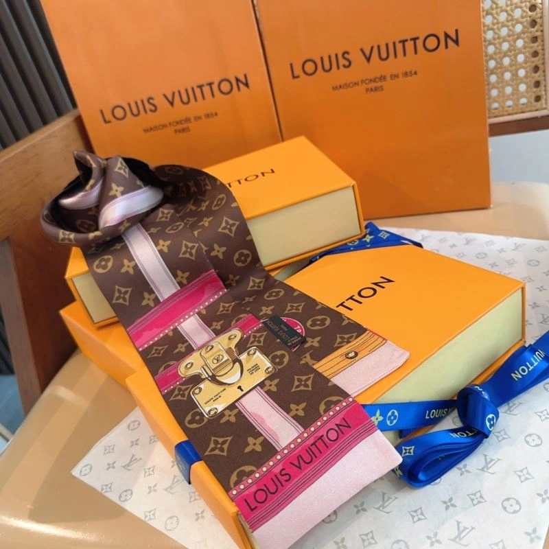 Louis Vuitton Silk NewStyle 272594