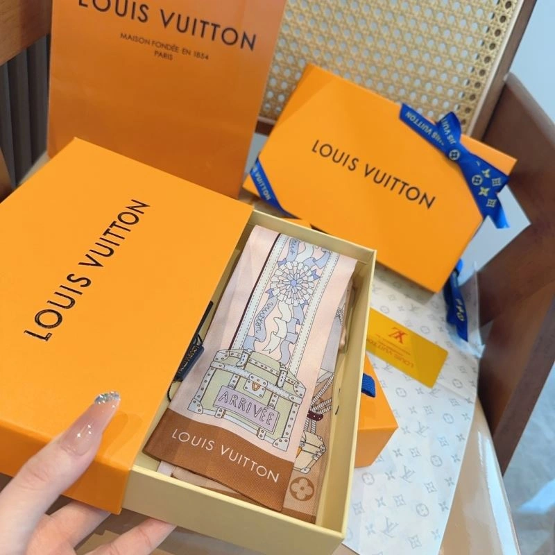 Bold Louis Vuitton Silk 272601